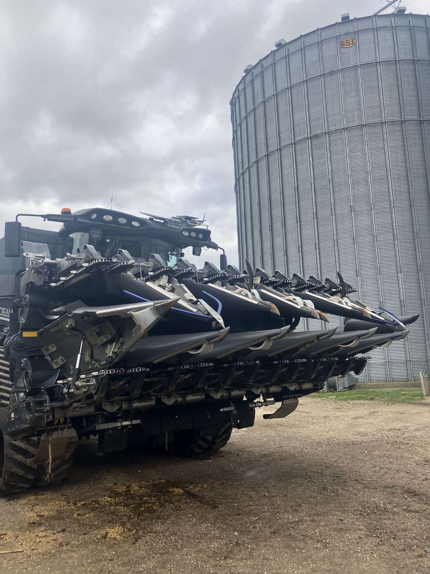 2023 Quasar 12 Row 30" Chopping, Folding